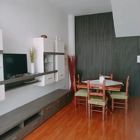 Domus Ele Apartamento *